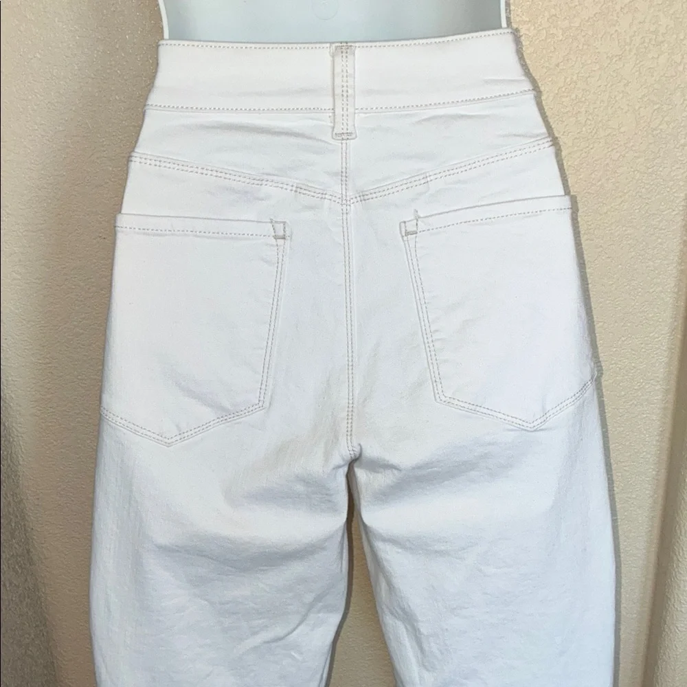 ANN TAYLOR Classic White Denim Jeans, Modern Fit, straight leg, 5 pockets. 6 EUC - Picture 6 of 15